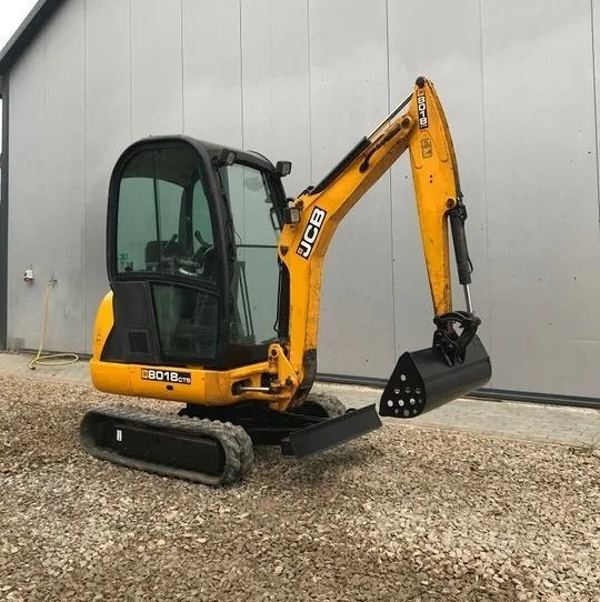 JCB 8018 CTS + 3 Löffel – 1,9-Tonnen-Minibagger