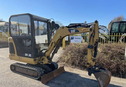 CATERPILLAR 301.8C + 3 LÖCHER – 1,68T Minibagger
