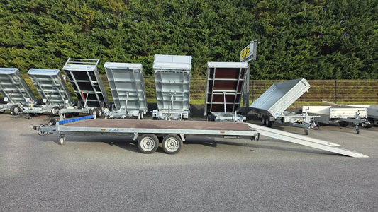 LIDER 44660 Pritschenanhänger, 3500 kg zulässiges Gesamtgewicht, 5 m Länge + Rampen + Stützbeine + Seilwinde